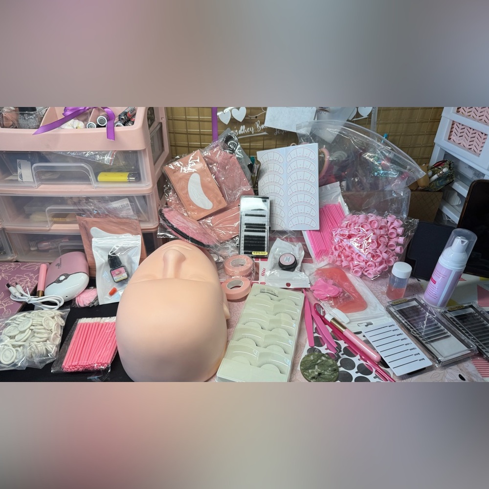 Eyelash Extension Kit with Mannequin Head